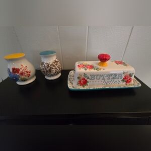 The Pioneer Woman Floral Butter Dish with Lid And Salt And Pepper Shakers
